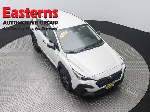 Used 2024 Subaru Crosstrek 2.0i AWD/4WD image 3