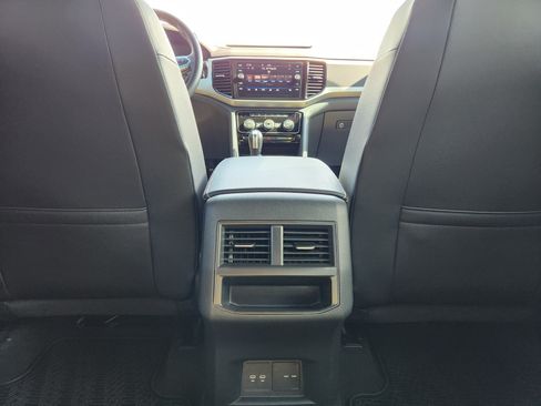 Used 2023 Volkswagen Atlas Cross Sport SE w/ Black Wheel Package AWD/4WD image 13
