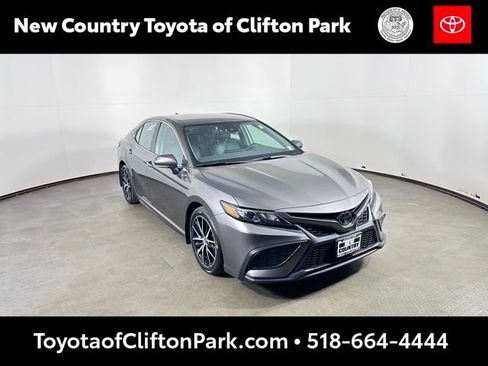 Used 2024 Toyota Camry SE w/ Cold Weather Package image 1