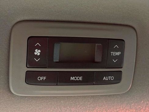 Used 2013 Toyota Sienna LE FWD image 19