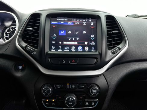 Used 2018 Jeep Cherokee Trailhawk w/ Quick Order Package 27L AWD/4WD image 18