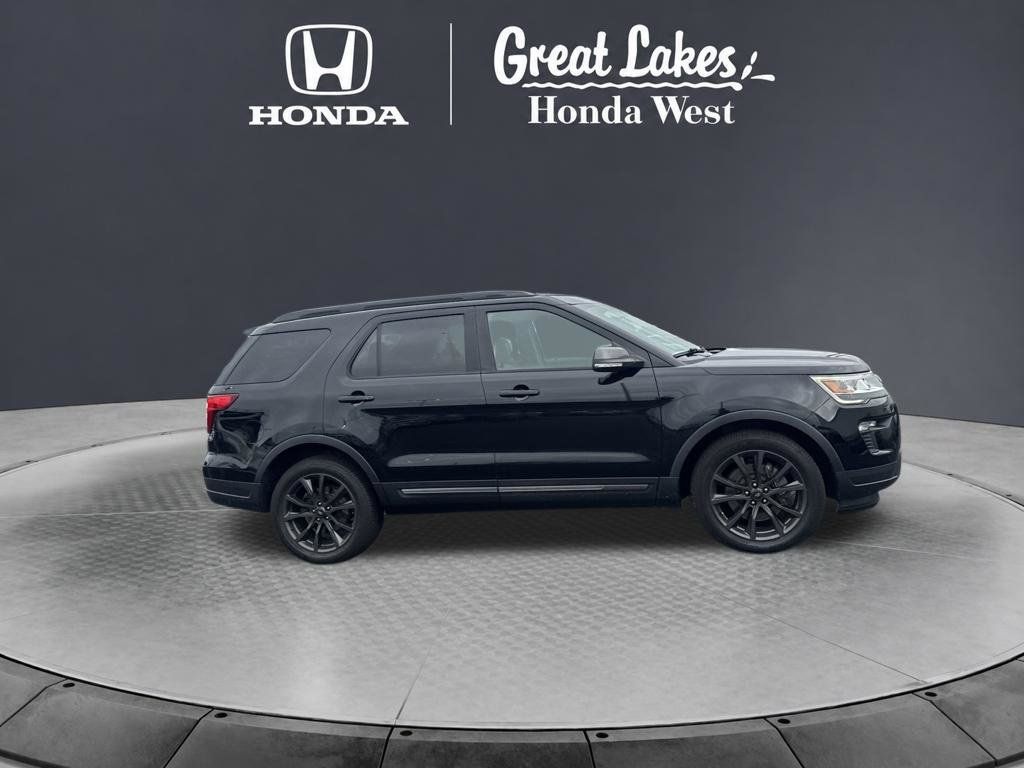 Used 2018 Ford Explorer XLT w/ Equipment Group 202A AWD/4WD image 5