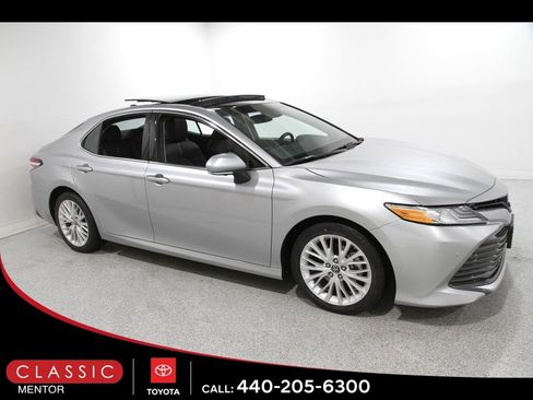 Certified 2018 Toyota Camry XLE image 1