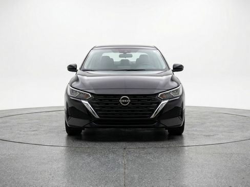 Used 2025 Nissan Sentra SV image 2