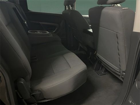 Used 2015 Nissan Titan SV image 13