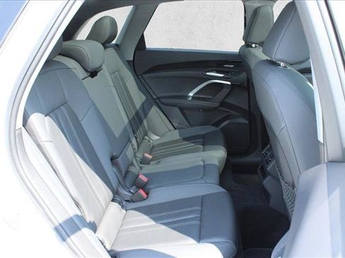 Used 2025 Audi Q5 Premium Plus w/ Premium Plus AWD/4WD image 30