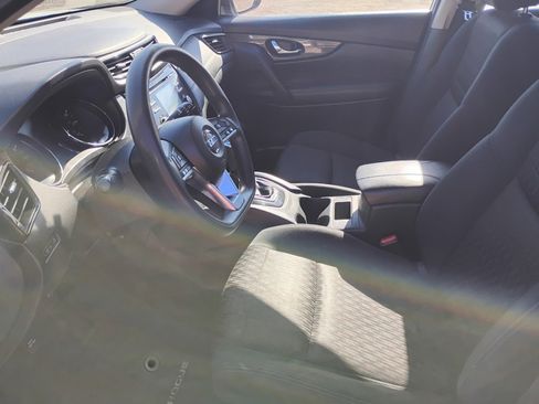 Used 2017 Nissan Rogue S AWD/4WD image 5