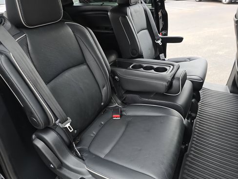 Used 2023 Honda Odyssey Elite image 12