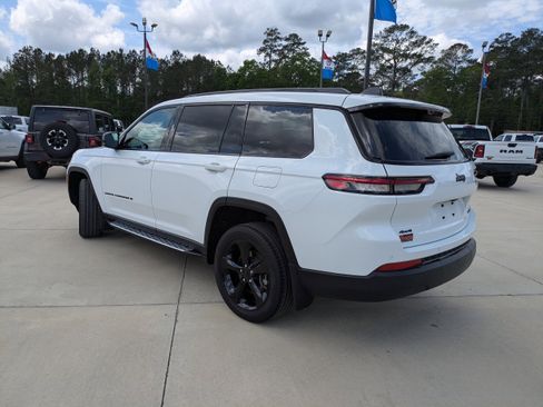 Used 2025 Jeep Grand Cherokee L Limited w/ Luxury Tech Group II AWD/4WD image 6