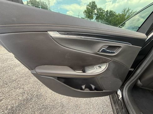 Used 2019 Chevrolet Impala LT FWD image 14