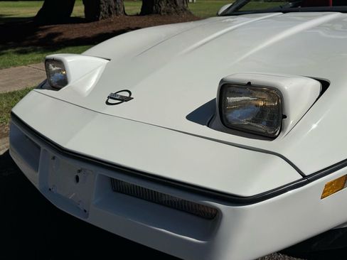 Used 1988 Chevrolet Corvette Convertible RWD image 44