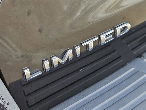 Used 2024 Ford Expedition Limited image 8