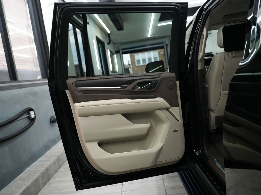 Used 2023 GMC Yukon XL Denali w/ Advanced Technology Package AWD/4WD image 13