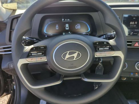 New 2026 Hyundai Elantra SE FWD image 23