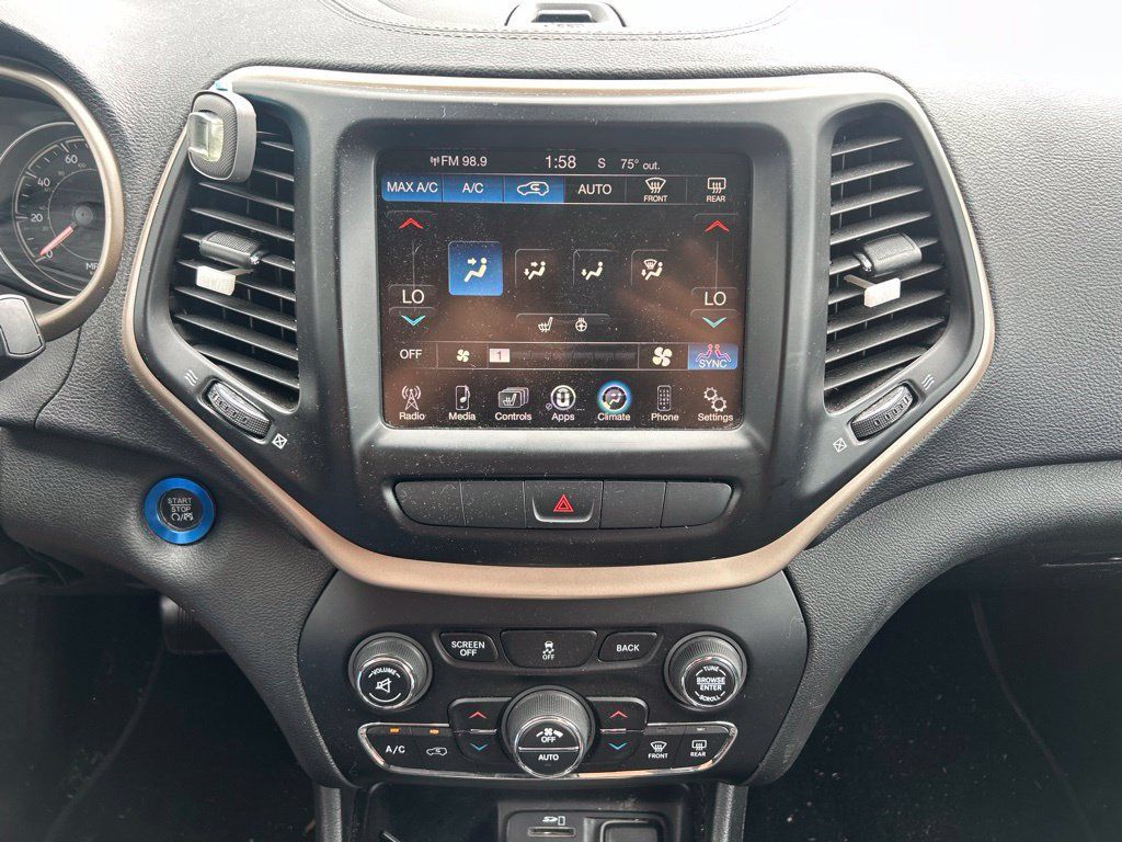 Used 2014 Jeep Cherokee Latitude w/ Comfort/Convenience Group AWD/4WD image 25