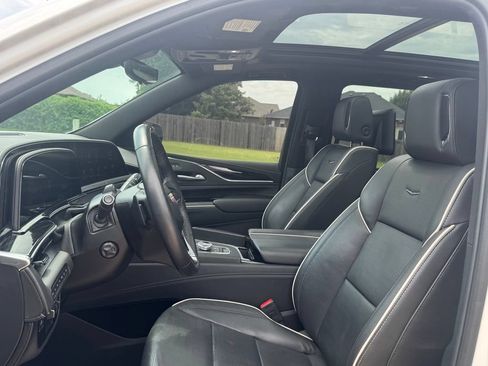 Used 2024 Cadillac Escalade Sport w/ LPO, ONYX Package AWD/4WD image 8