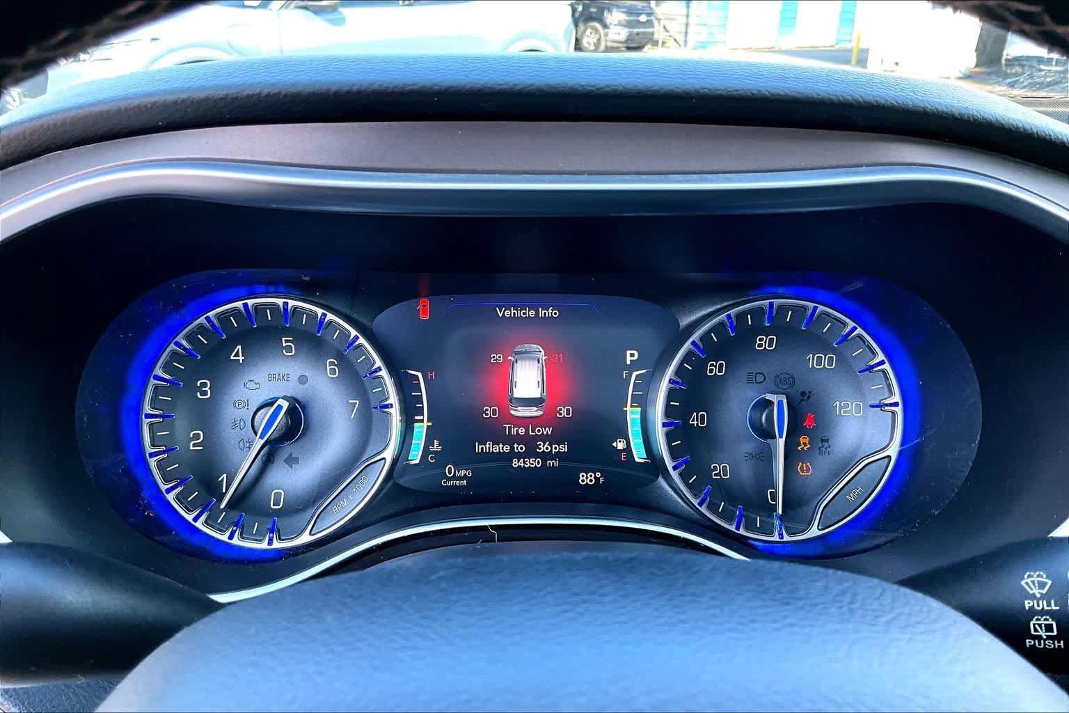 Used 2017 Chrysler Pacifica Touring-L Plus w/ Tire & Wheel Group FWD image 27