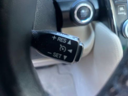 Used 2012 Toyota Camry XLE image 15