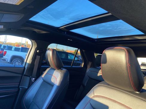 Used 2023 Ford Explorer ST-Line w/ Class IV Trailer Tow Package image 32