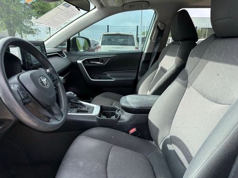 Used 2019 Toyota RAV4 XLE w/ Convenience Package image 10