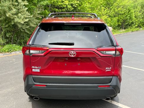 Used 2023 Toyota RAV4 XLE Premium AWD/4WD image 4
