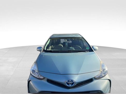 Used 2017 Toyota Prius V Two image 8