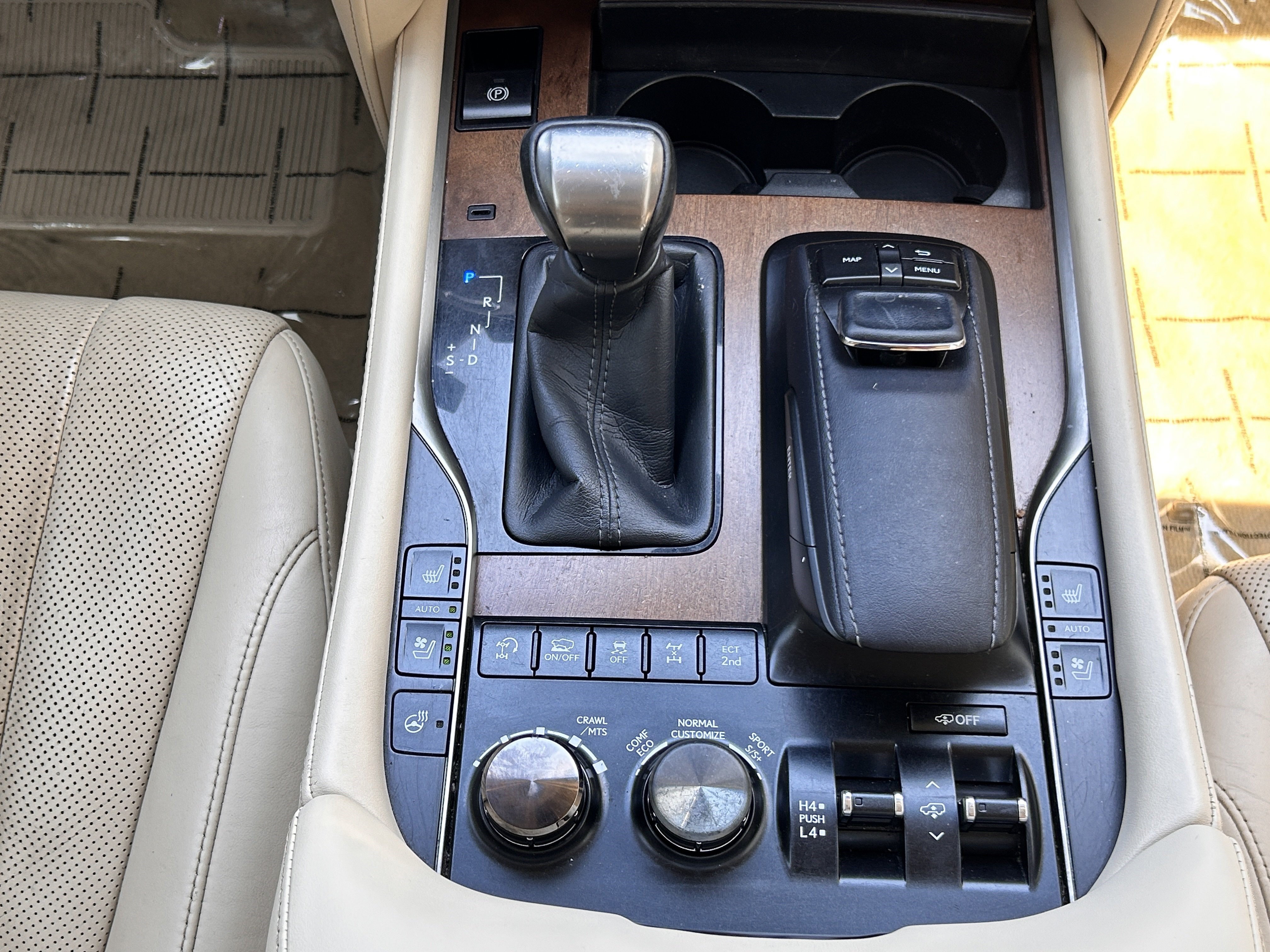 Used 2017 Lexus LX 570 4WD w/ Luxury Package image 72