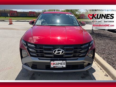 Used 2025 Hyundai Tucson SEL FWD image 3