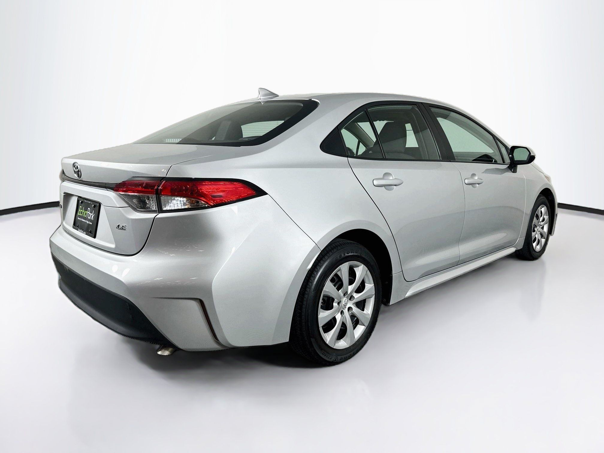 Used 2025 Toyota Corolla LE FWD image 9