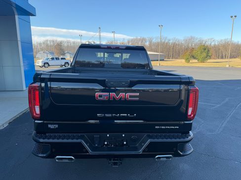 Used 2024 GMC Sierra 1500 Denali w/ Technology Package AWD/4WD image 9