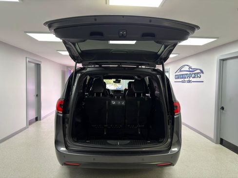 Used 2021 Chrysler Pacifica Touring-L w/ S Appearance Package FWD image 35