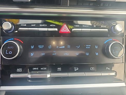 Used 2025 Hyundai Santa Fe Limited AWD/4WD image 19