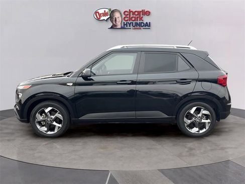 Certified 2023 Hyundai Venue SEL image 8
