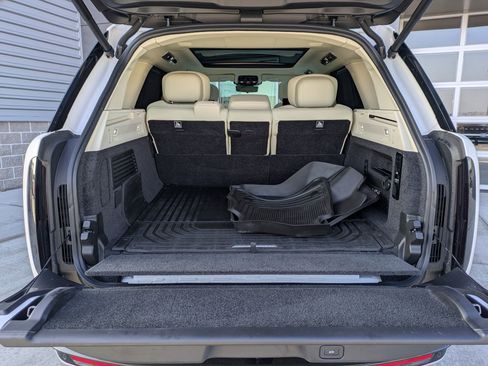 Certified 2024 Land Rover Range Rover Autobiography image 30