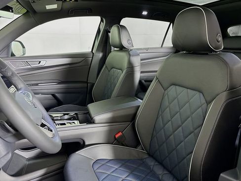 New 2025 Volkswagen Atlas Cross Sport SEL Premium R-Line image 21