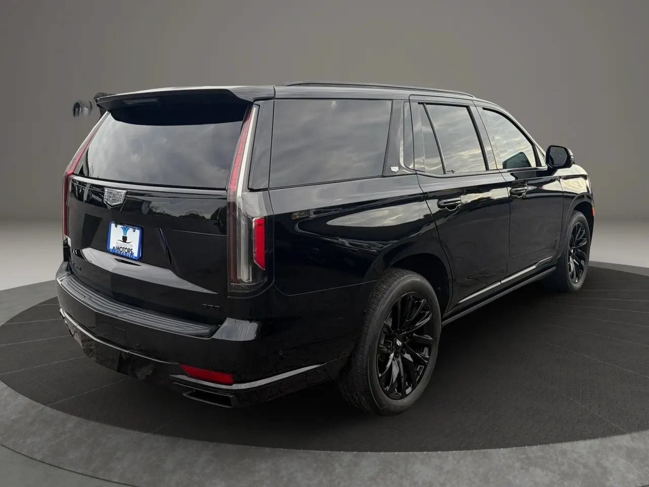 Used 2023 Cadillac Escalade Sport Platinum w/ LPO, ONYX Package AWD/4WD image 5