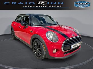 Used 2019 MINI Cooper 4-Door Hardtop image 1