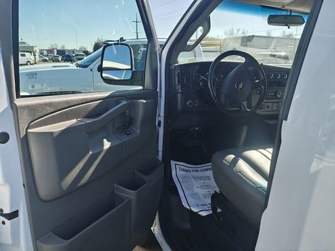 Used 2021 Chevrolet Express 3500 w/ Driver Convenience Package image 5