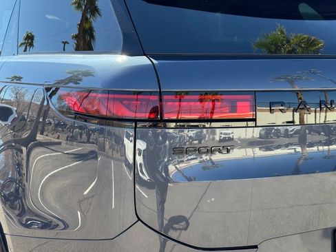 Used 2025 Land Rover Range Rover Sport Dynamic SE image 21