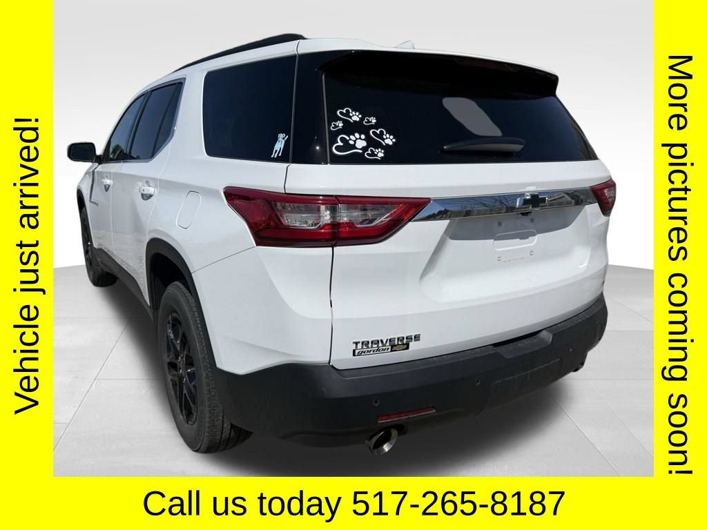 Used 2021 Chevrolet Traverse LT FWD image 3