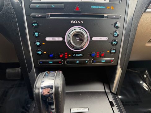 Used 2017 Ford Explorer Limited image 15
