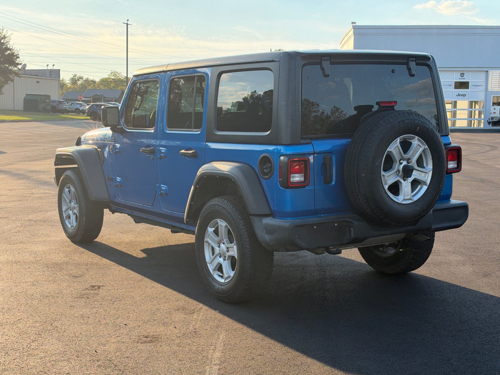 Used 2022 Jeep Wrangler Unlimited Sport AWD/4WD image 7