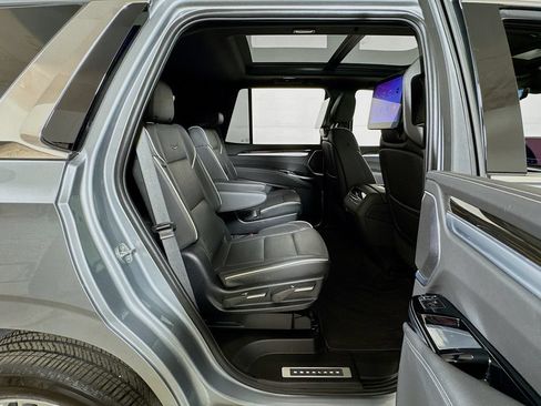 Certified 2025 Cadillac Escalade Premium Luxury AWD/4WD image 29