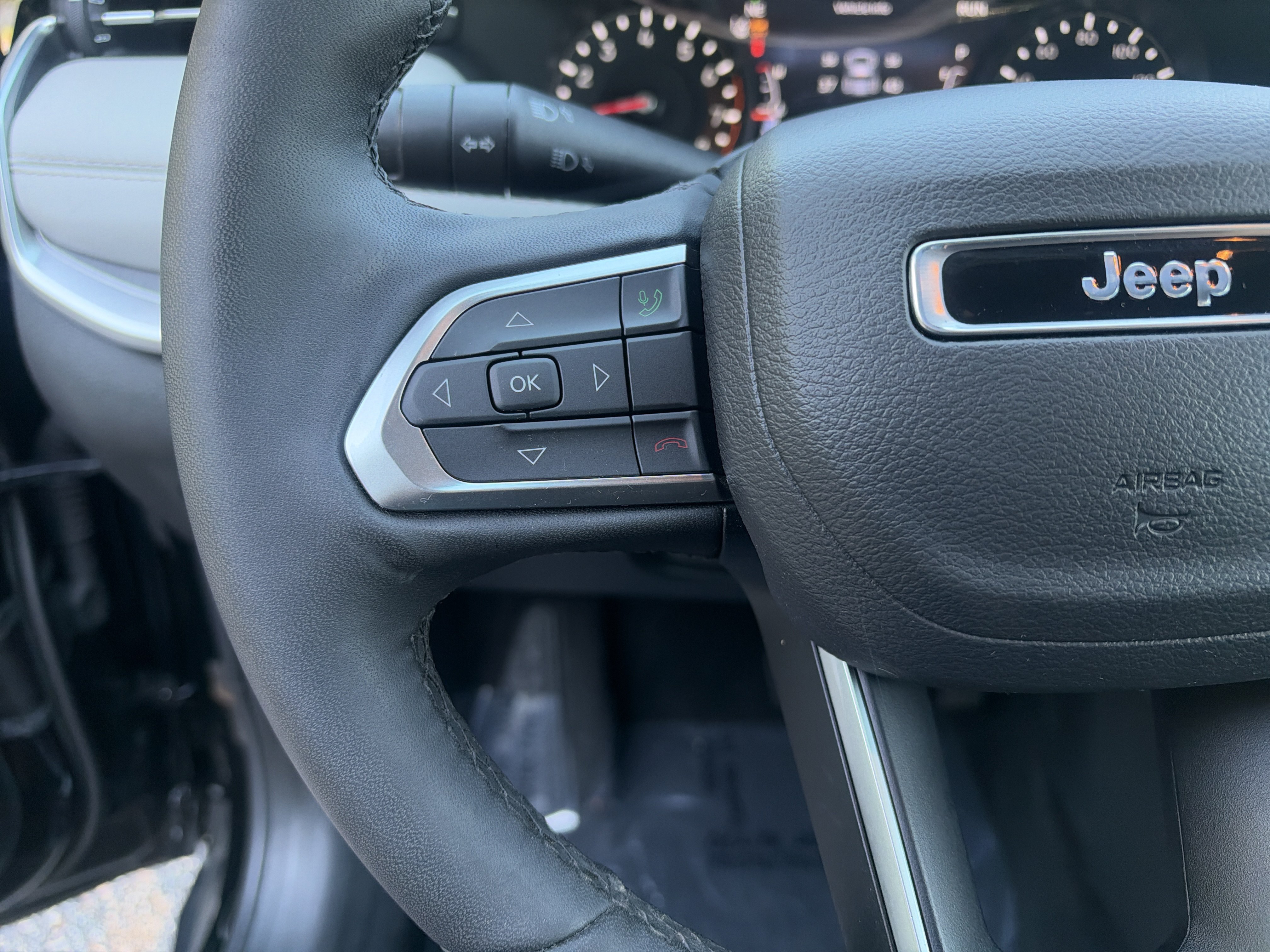 Used 2025 Jeep Compass Limited AWD/4WD image 18