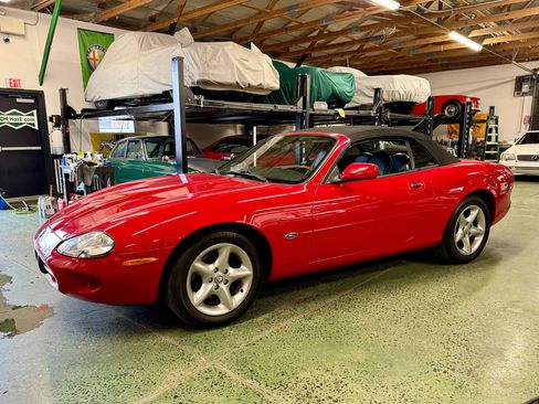 Used 2000 Jaguar XK8 Convertible RWD image 3