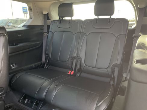 Used 2023 Jeep Grand Cherokee L Limited w/ Black Appearance Package image 41