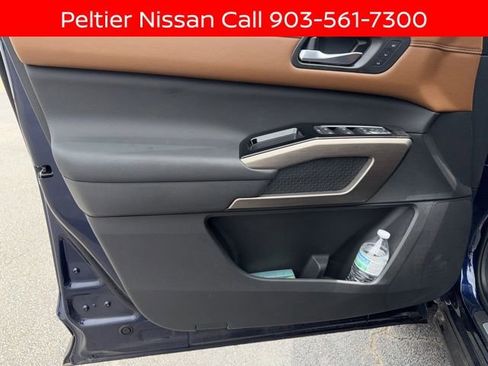 Certified 2025 Nissan Pathfinder Platinum FWD image 8