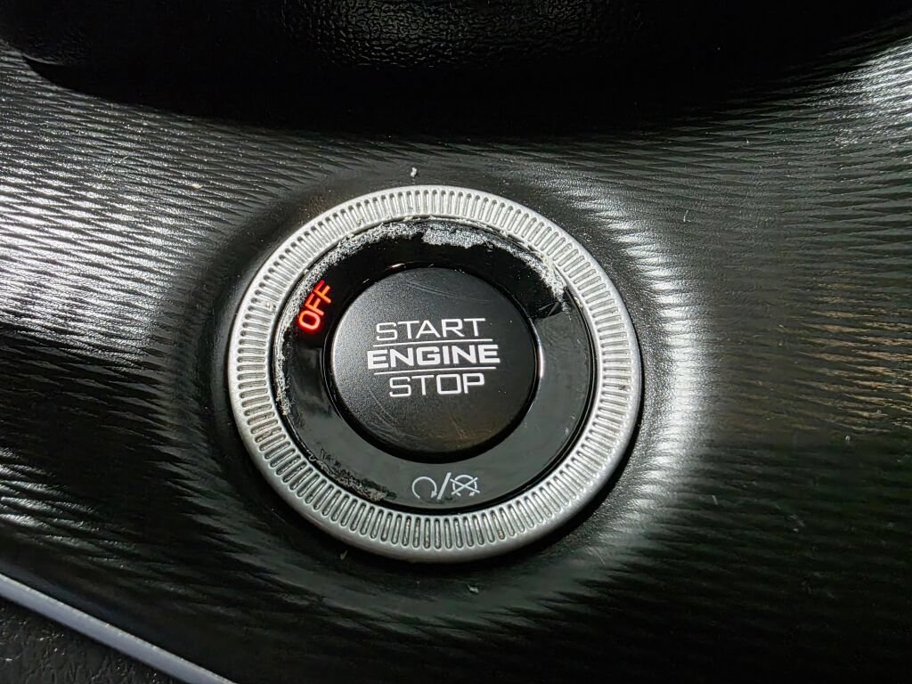 Used 2024 Jeep Grand Cherokee Laredo RWD image 15