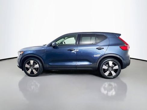 Used 2021 Volvo XC40 T5 Momentum w/ Protection Package Premier image 6
