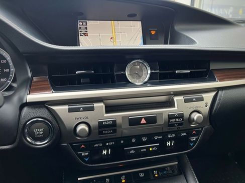 Used 2017 Lexus ES 350 w/ Luxury Package image 48